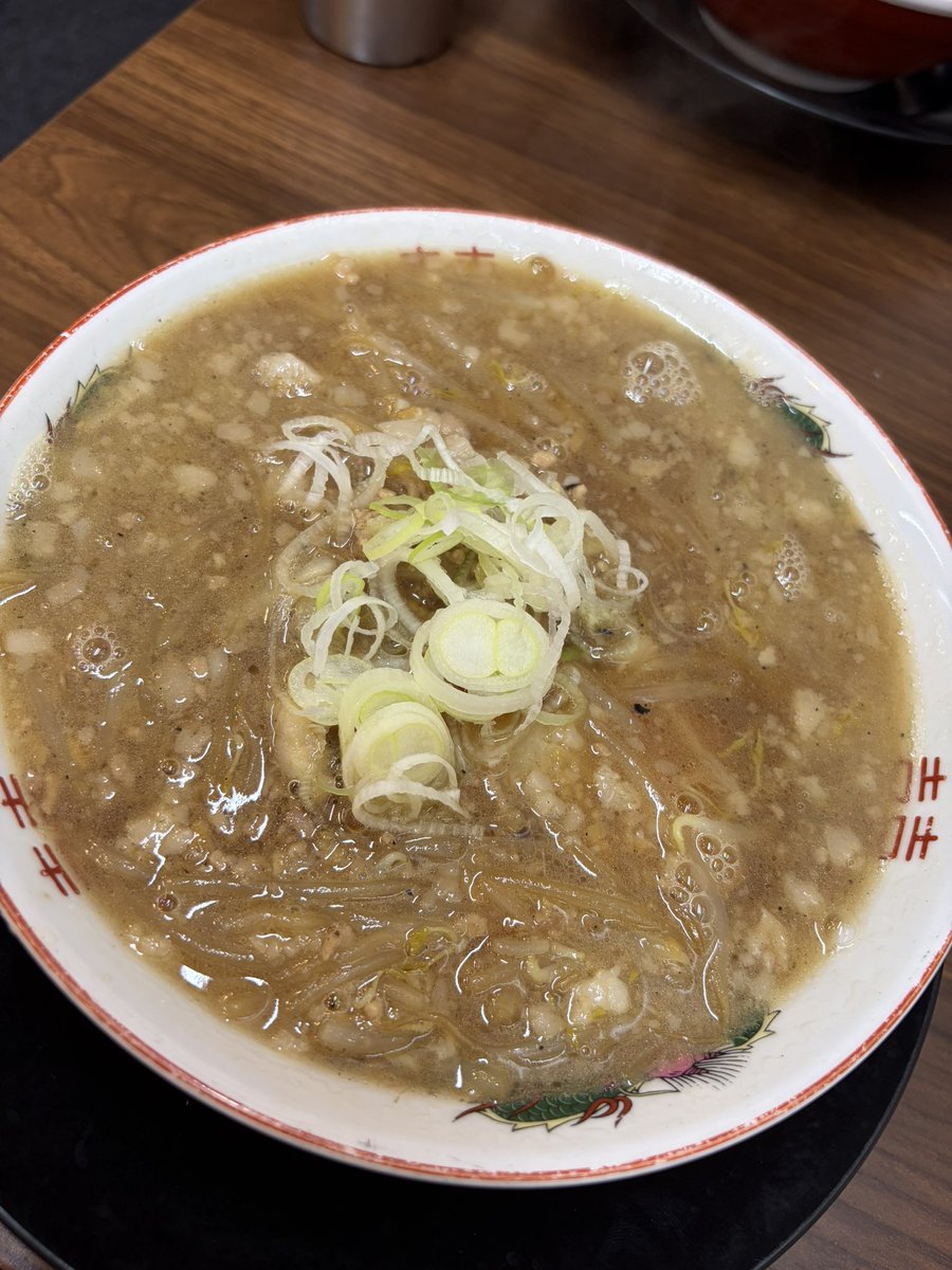 ham_plin9's tweet photo. RP 既視感あるラーメン屋…
SUSURUくんのラーメン屋だ… https://t.co/ZsNjTK3bVW