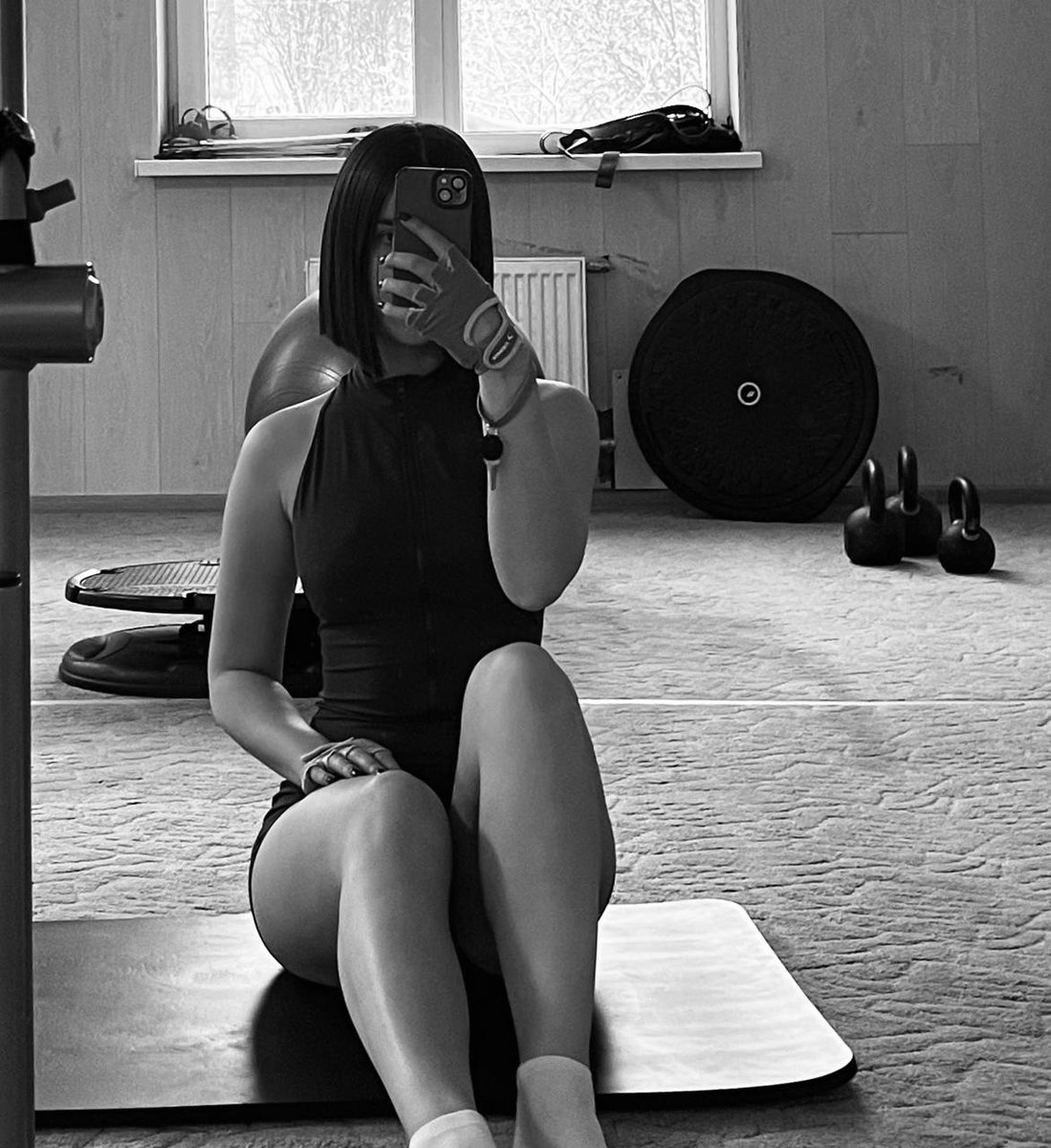 B_blackvanilla's tweet photo. The training session went well!
#Sports #Girl #EroticModel #BrownHaired #blackandwhite https://t.co/MWiCVsYS8N