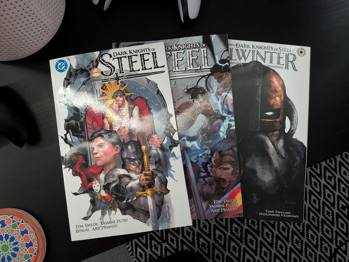 19KTC86's tweet photo. Got myself some new additions to the collection, wanted the hardcover but sold out everywhere 🥲 @TomTaylorMade #DCcomics #DarkKnightsOfSteel https://t.co/bF9EV0uzet