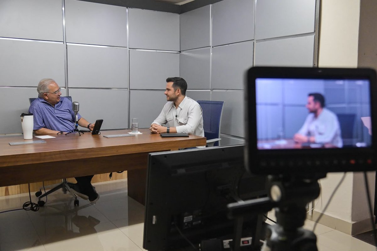 PabloBvstamante's tweet photo. Este miércoles platiqué con el periodista David Romero sobre el trabajo que realizo en territorio, cerca de las familias cancunenses.

Llevo ocho años formando parte del equipo de la transformación. En este camino he aprendido que escuchar al pueblo y atender sus necesidades empieza por estar presente en sus colonias, tianguis y hogares.
¡Gracias a @drvnoticias por el espacio!
#AquíViveCancún
#BienestarYTransformación

#AquíViveCancún 
#BienestarYTransformaci