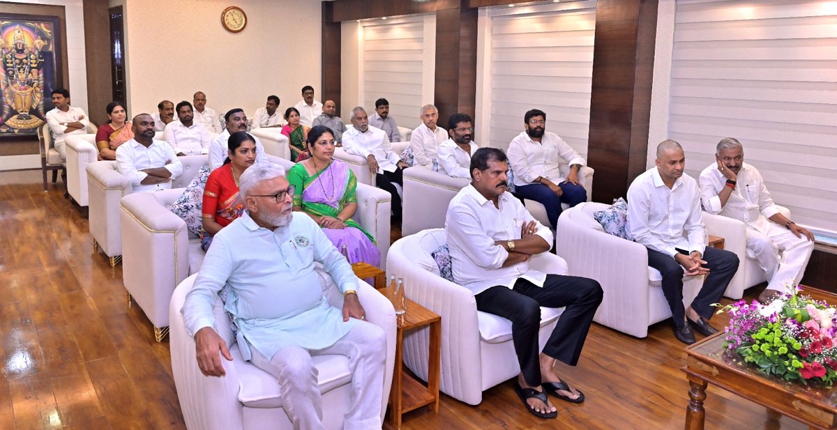 ysjagan's tweet photo. Today, along with senior YSRCP leaders, I met Hon’ble Governor Justice S. Abdul Nazeer Ji at Lok Bhavan. We submitted a detailed representation, along with evidence, regarding the attack on our party leaders, workers, and unemployed youth during the peaceful protest at the SAAP office.

We explained how arbitrary policy changes and serious irregularities had turned DSC–2025 into a massive scam. We also highlighted the police excesses against peaceful YSRCP protesters, including unlawful arrests and the registration of illegal and untenable cases. We sought a thorough and impartial inquiry into these excesses, a CBI investigation into the #MegaDSCScam, and the resignation of Education Minister Nara Lokesh.

Attaching the questions raised to @ncbn Garu - https://t.co/8Qnb15Qze7
