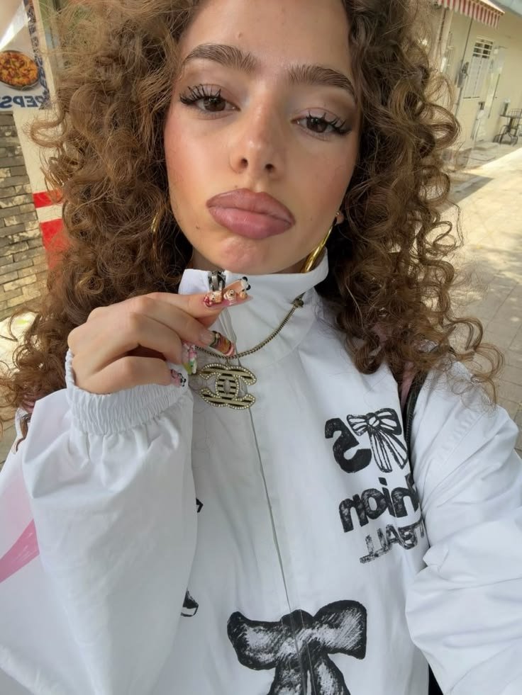 retardedfrog65's tweet photo. Juicy lips and face needs to be covered with a thick load of cum. https://t.co/3V5VD8LZ7b