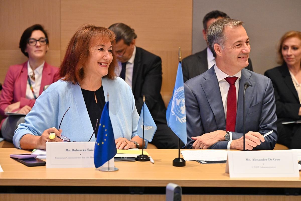 EUatUN's tweet photo. EU advances key priorities on children's online rights, climate, security,  humanitarian aid, and global partnerships at #UNGA81 

Highlights from the second day of #EUatUNGA 🇪🇺🇺🇳high-level meetings and events and a preview of day three.
➡️https://t.co/p1WJylIwxc https://t.co/MEuFGfsVnC