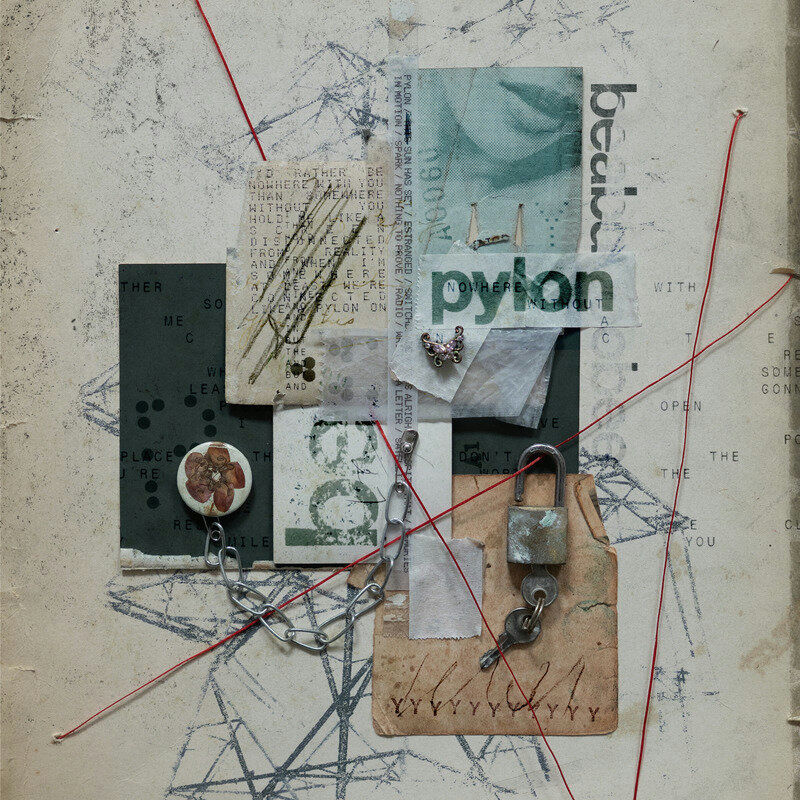 virginmusicsp's tweet photo. Beabadoobee vuelve con "Pylon" 🔥
Su cuarto álbum nos sumerge de lleno en sus influencias emo y rock, con colaboraciones épicas y un sonido que abre una nueva etapa para la artista🖤 @beabad00bee https://t.co/GpIbHKHSQW