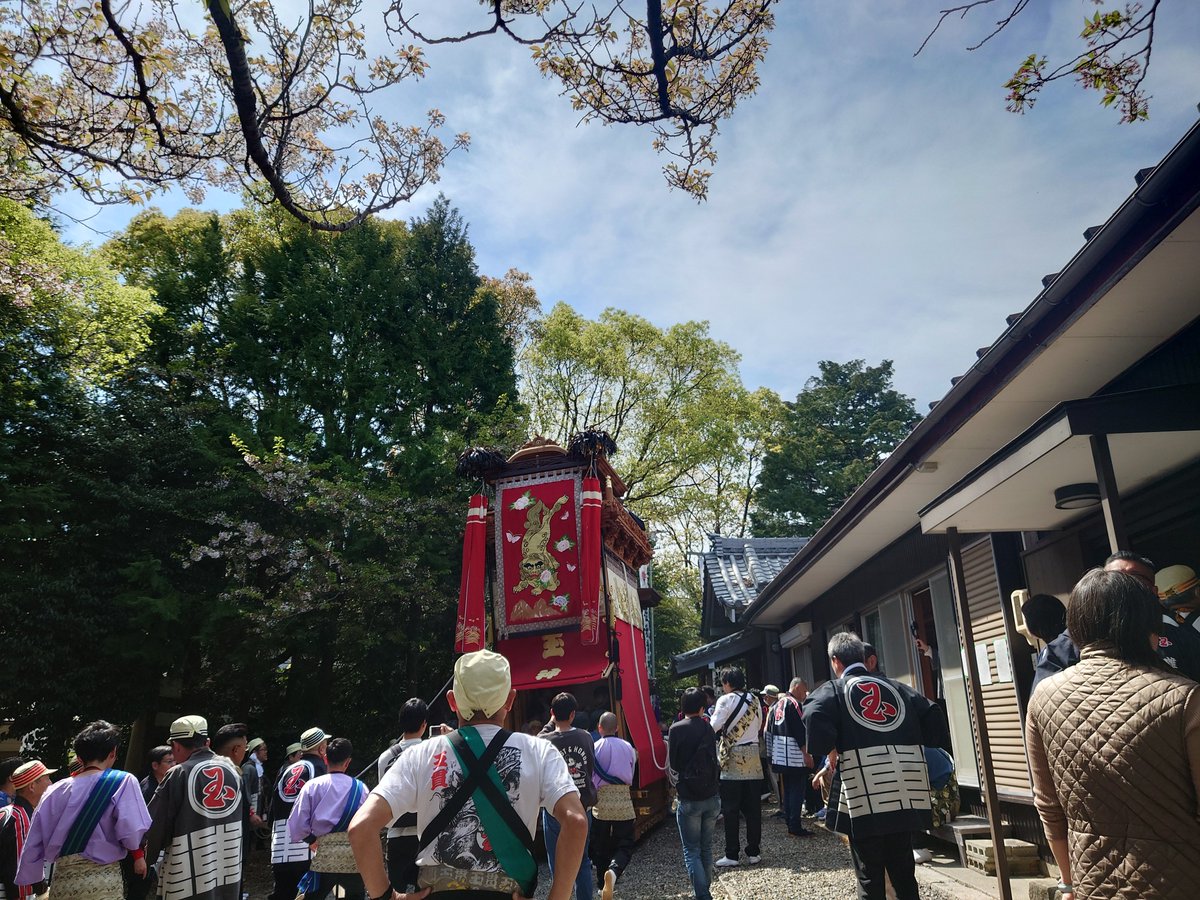 saiten1007's tweet photo. 長尾の春祭り
上ケ区　宮本車
馬場組　玉神車 https://t.co/qjQroqVdhz