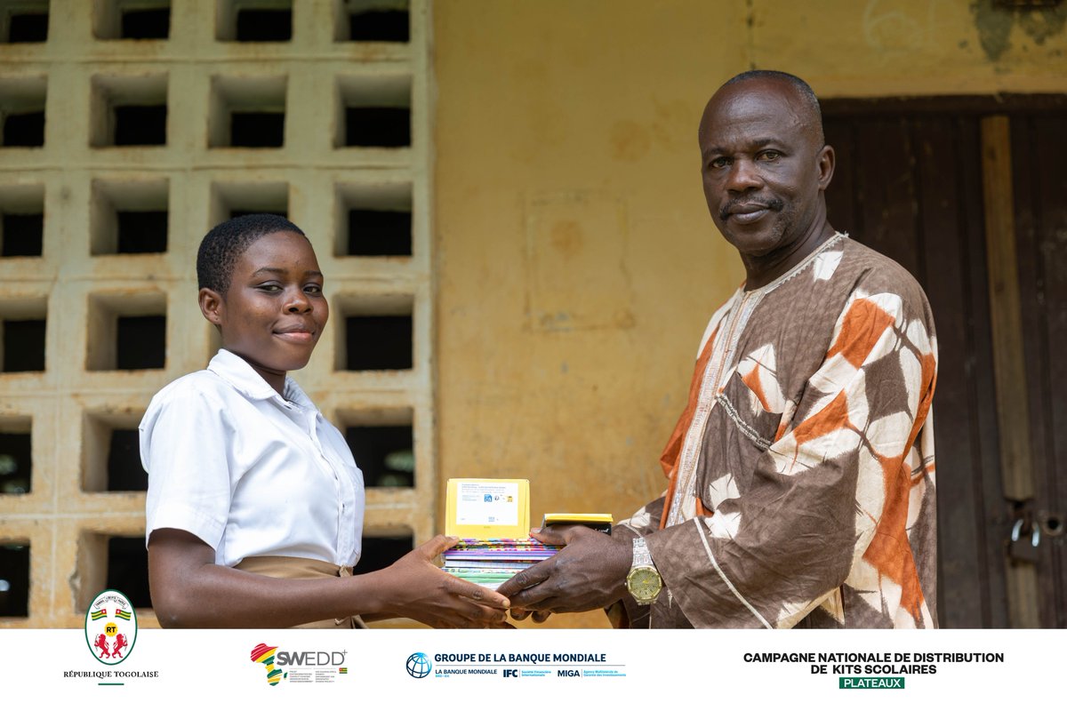 sweddplustogo's tweet photo. Une rentrée scolaire 2026-2027 dans de la joie et de la sérénité
Dans le Canton de Nyongbo, les jeunes filles bénéficiaires des kits scolaires du projet SWEDD-Togo ont entamé l'année scolaire 2026-2027 dans la gaieté et la joie.⤵️
#SWEDD #SWEDDplusTogo #BanqueMondiale #UNFPA https://t.co/wVKS9oN6wc