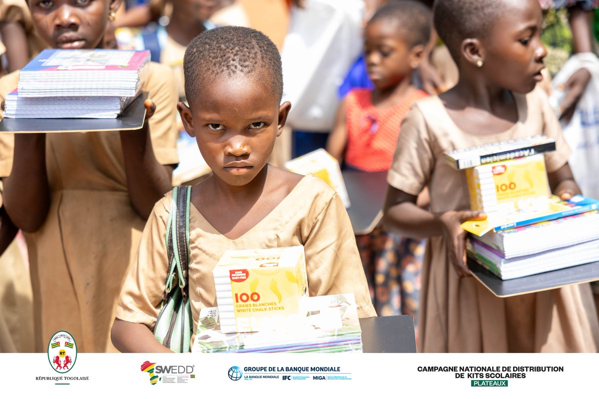 sweddplustogo's tweet photo. Une rentrée scolaire 2026-2027 dans de la joie et de la sérénité
Dans le Canton de Nyongbo, les jeunes filles bénéficiaires des kits scolaires du projet SWEDD-Togo ont entamé l'année scolaire 2026-2027 dans la gaieté et la joie.⤵️
#SWEDD #SWEDDplusTogo #BanqueMondiale #UNFPA https://t.co/wVKS9oN6wc