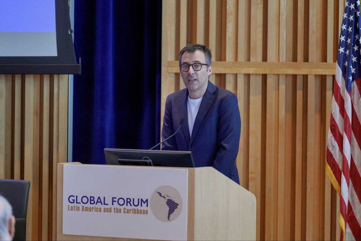 FUNGLODE's tweet photo. Las crecientes tensiones geopolíticas y la incertidumbre de la economía mundial forman parte de los ejes de análisis del #VIIIForoGlobal, dedicado a examinar las transformaciones del orden internacional y sus implicaciones para América Latina y el Caribe. #GFDD #Funglode https://t.co/Peo4y4UENB