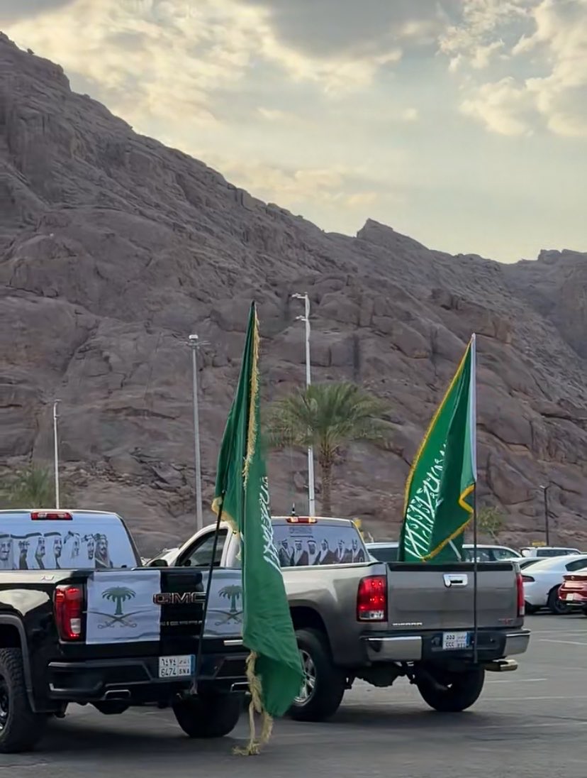 3ollro's tweet photo. مساءكم يوم وطني سعييييد🇸🇦🇸🇦💚💚💚💚🫡
#اليوم_الوطني_٩٦ https://t.co/UMVB7EfPSe