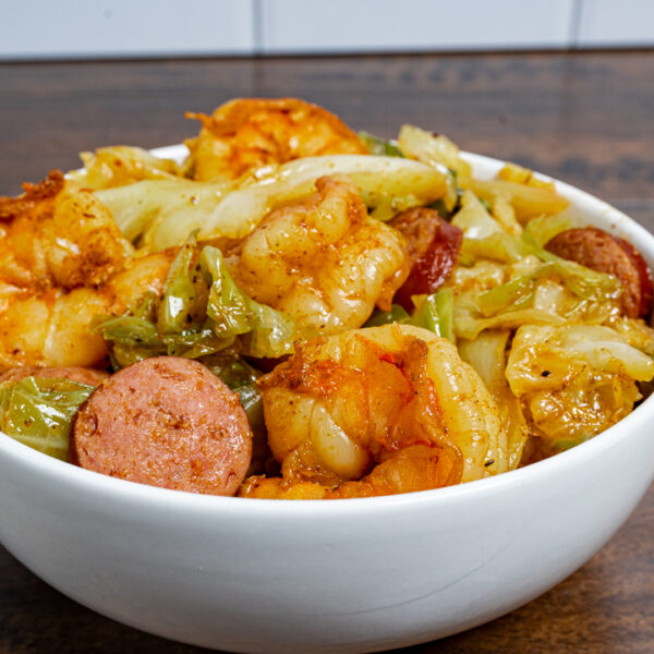 summer_food's tweet photo. Fried Cabbage with Smoked Sausage and Shrimp
Full Recipe: https://t.co/k14E269iEs https://t.co/bgDbuxe3HB