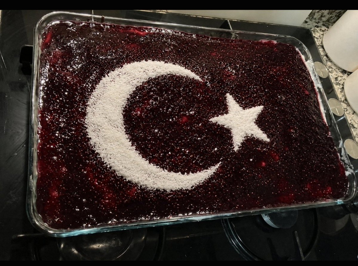 pashaxi92's tweet photo. Vatansızları kudurtan pastam 🇹🇷 https://t.co/EyGqZuCXXv