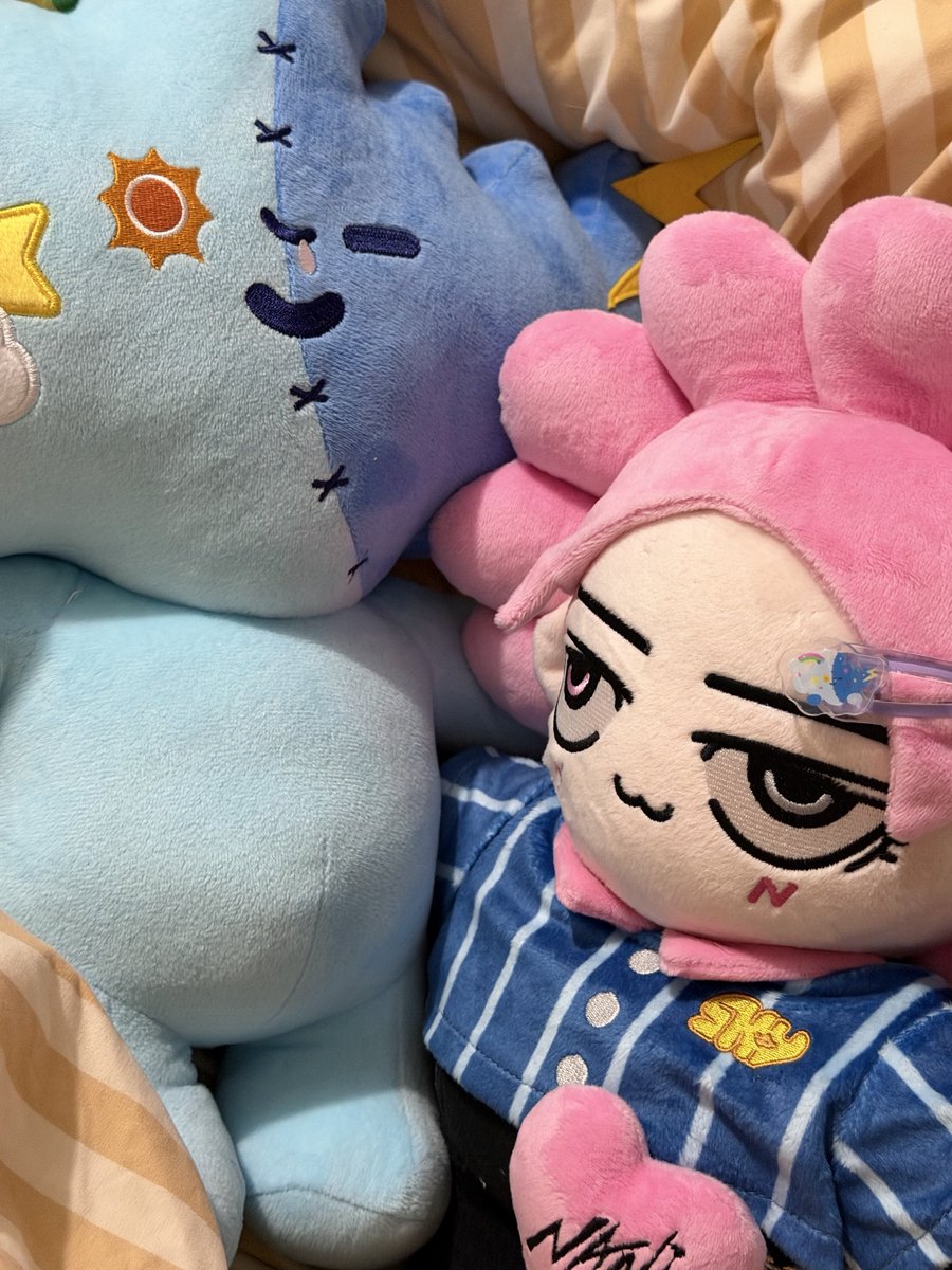 candycloud3223's tweet photo. เฮียน่าแย่งเสื้อฉะมายทัมมัยคับ😢😣 https://t.co/DFzVvdgt12
