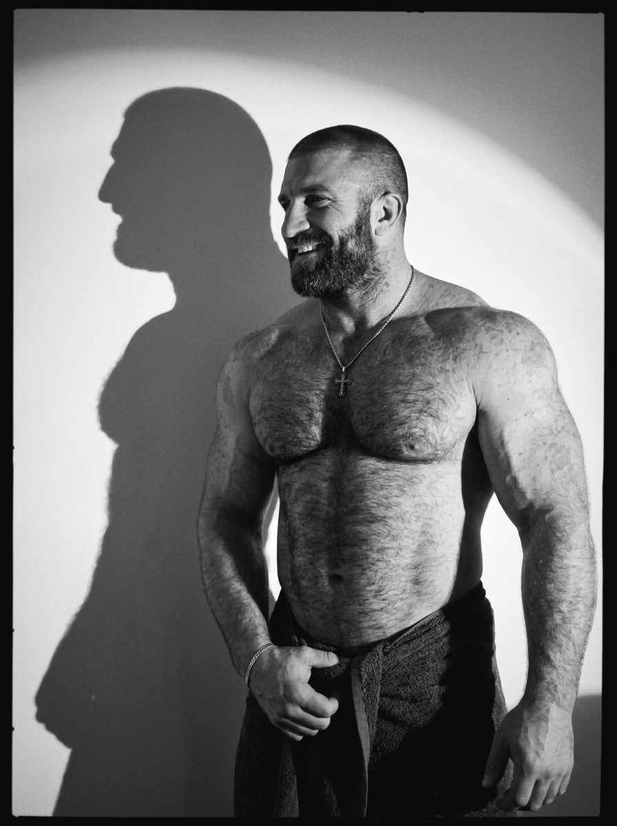 DiGiordania's tweet photo. Billy Jhon
#hotdaddy #beardedhunk #hairyhunk #hairydaddy #hotsmile #hairychest #hotpecs #lusciousnipples #hairybelly #bigshoulders #mercilesslylickable #mercilesslyfuckable #somuchgoodstuff https://t.co/vZ0FVr87p1