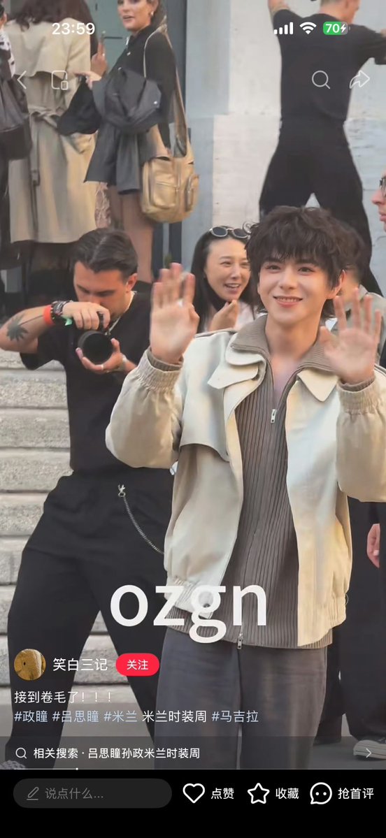 potatotheclone's tweet photo. His hair is curly bow 😆
☀️🍊
#MM6XLyuSitong 
#AylioMFWSS27 
#LyuSiTong https://t.co/1sgV9mrNYI