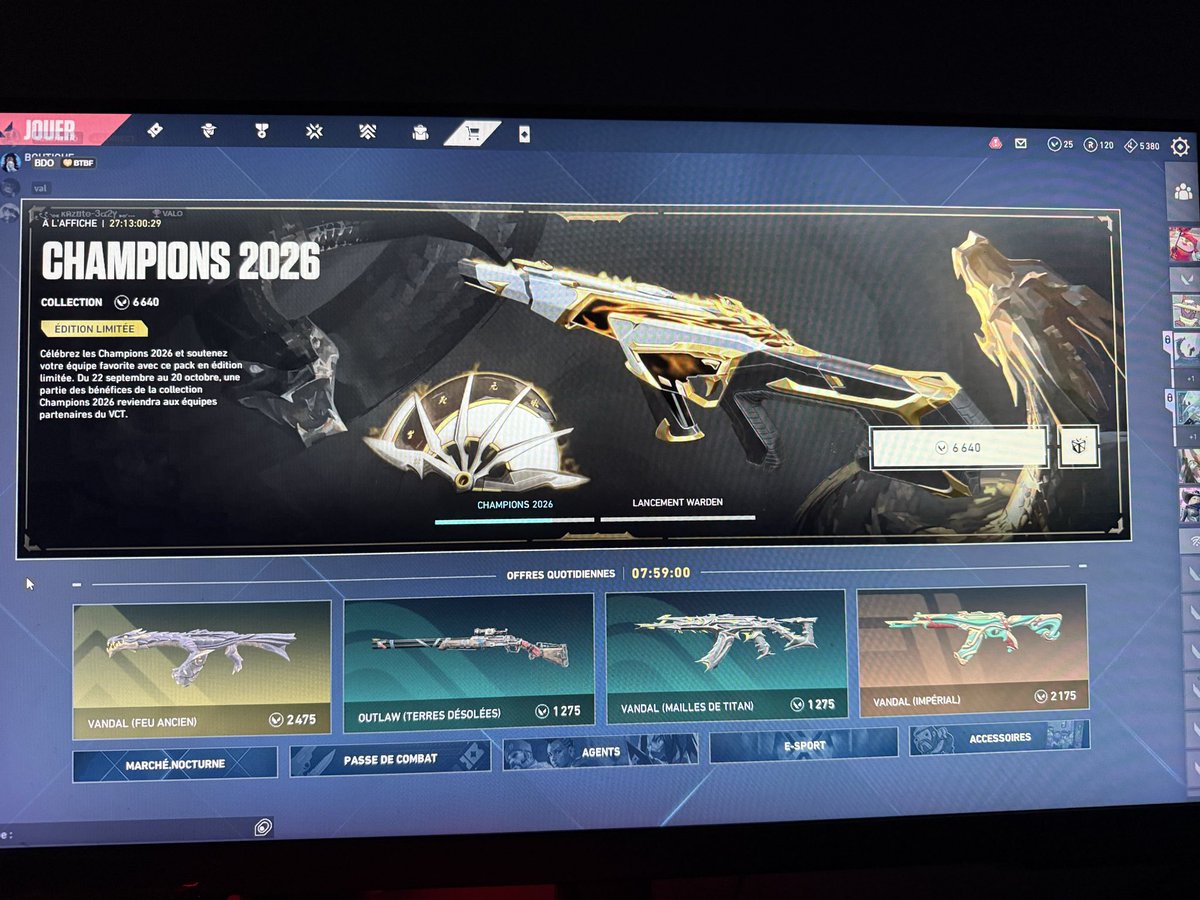 splonik's tweet photo. Qui vient m’acheter mon pack à 70€ sur valo les ptits chiens 

Venez vous faire dépouillez 💶🤑

#valorant #vp #moneyslave #argent #soumise https://t.co/atJygOXAdQ
