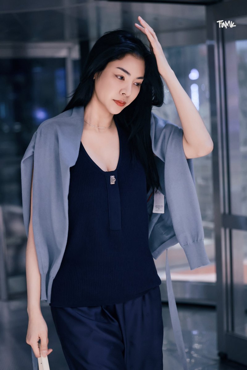 kasontam0k's tweet photo. HOTTTTT🔥

#Ferragamo
#FerragamoSS27
#FerragamoXFaye
#FayePeraya
#ฝ้ายพีรญา https://t.co/cM9J3YHf9R