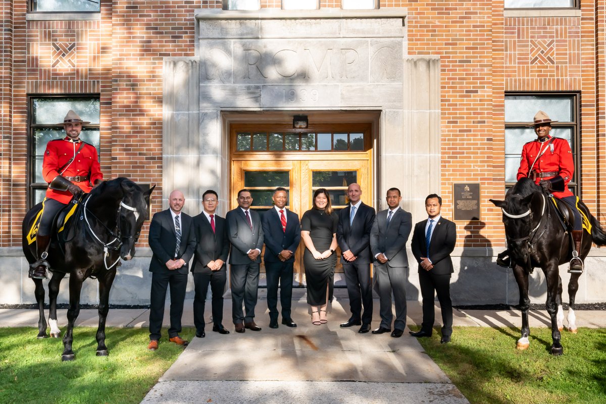 rcmpgrcpolice's tweet photo. Strong international partnerships help law enforcement agencies work together across borders, strengthening cooperation and advancing shared public safety objectives. https://t.co/6n6DWmquq4