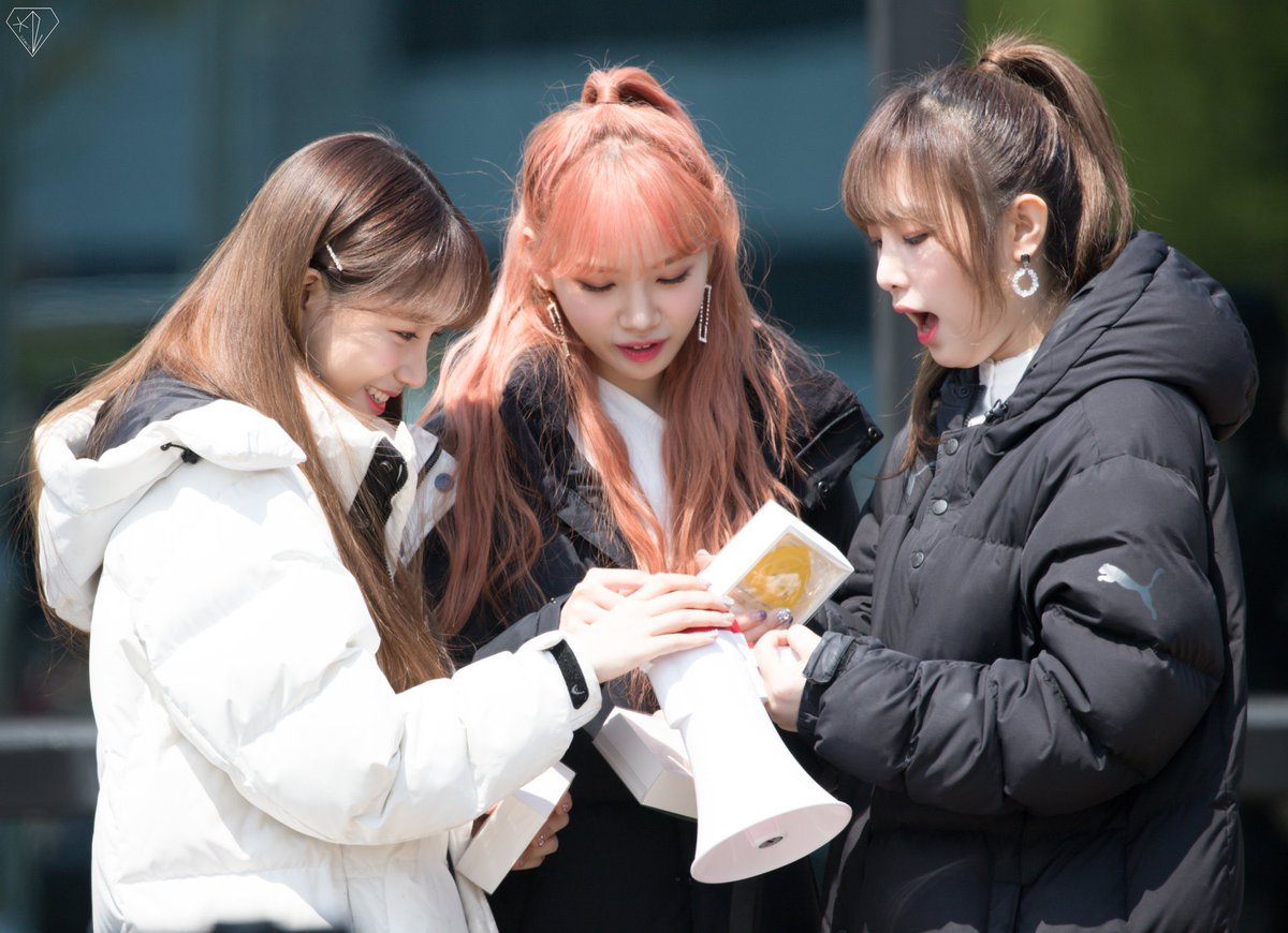 itxxzx's tweet photo. チョユリズ😭😭😭😭😭😭😭😭😭
#아이즈원 #IZONE #조유리 #최예나 #김채원 https://t.co/bHU8ae6eHG