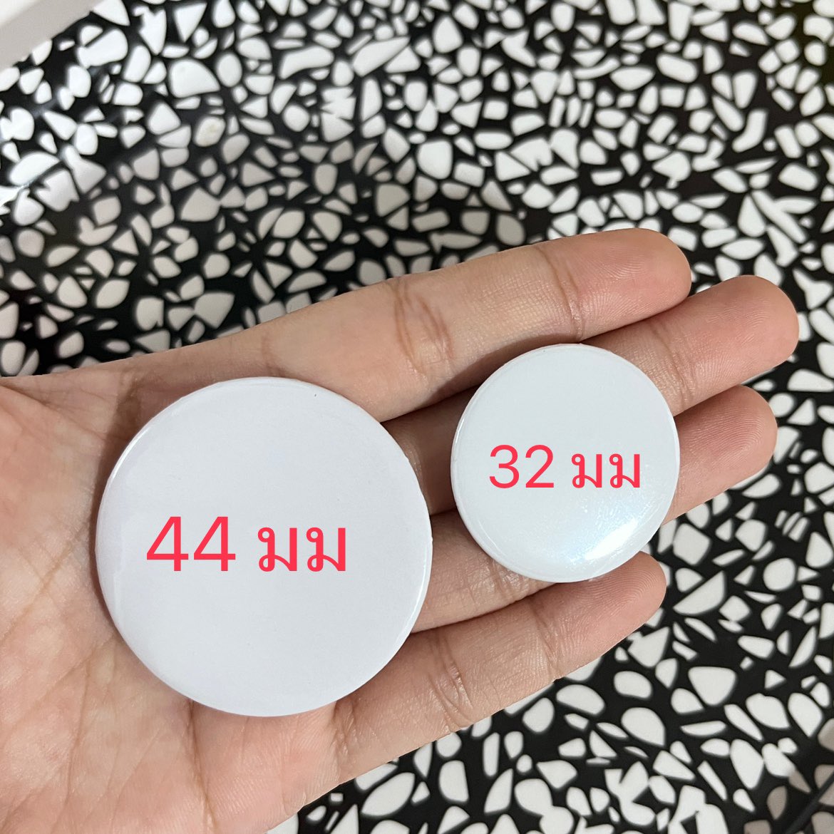 _iamnpk's tweet photo. ★ รับทำเข็มกลัด 

─ 32mm : 4฿
─ 44mm : 6฿

💬 ฟรีซองใสทุกชิ้น 
⭐️ สั่งได้ไม่มีขั้นต่ำ

📁 เทมเพลต ; https://t.co/jQDswb9HCX

( สอบถาม &amp; สั่งผลิต https://t.co/YKcgpCRqmP )

#รับทำgiveaway #รับทำของแจก
#RUN_IT_BANGKOK
#FourthConcert
#BTS_WORLDTOUR_BANGKOK
#LYKNReflexionConcert https://t.co/if1vZZ3VwF