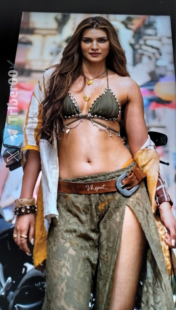 Tribersdenn's tweet photo. KRITI SANON what a sxy figure 🔥

Join for more 👉 https://t.co/E2vzLBpNLa

#kritisanon #Kritisanonhot #actress #bollywood https://t.co/2qzZXhPLmp