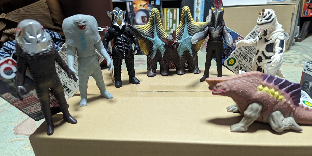 sudako181's tweet photo. 最近疎かにしていたウルトラ怪獣ソフビをまた集め始めた。いつの間にか色々出てるじゃん。特にこのペスターとか凄く良い出来だしボリュームが凄い♫

基本的には昭和ウルトラマンしか見てないので昭和ウルトラ怪獣だけがターゲットです😆 https://t.co/cI3hlofqWH