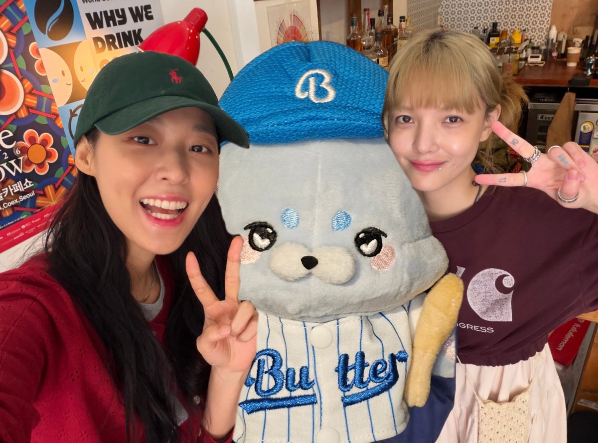 remineing_326's tweet photo. 今年生日有五寶也有AOA😚 https://t.co/oJ2epT6lc5