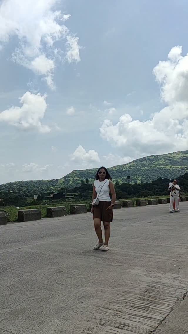 CarolineJaoye's tweet photo. tihere’s the obstacle of milesi know that even if i was
i know im not your style
 know that im just creepy https://t.co/IZjm4chLDz
