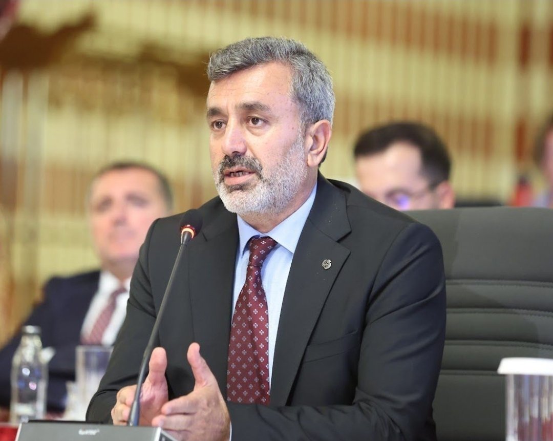 By_Barisoktay's tweet photo. Kürt Meselesinin Çözümü, Milli Birlik- Kardeşlik ve Terörsüz Türkiye sürecinin mimarlarından İHH İnsani Diplomasi Yönetimi Kurulu Üyesi Vahdettin Kaygan abiyi vefatının seneyi devriyesinde özlemle ve rahmetle anıyorum. https://t.co/vPimmbMwCw