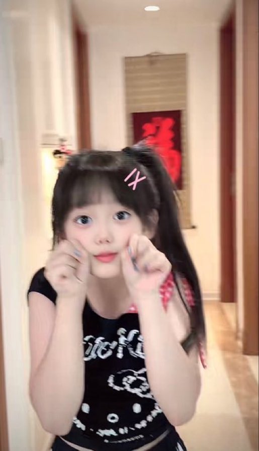 tonya06sw8's tweet photo. 睡醒了   开始上供哦！！

有点毛毛了  有人想锐评一下我自己的福吗？

赶紧看，我要删了，不要🚪 https://t.co/NuiocPV8rf
