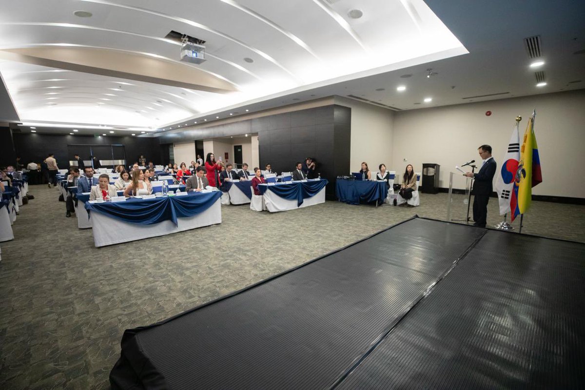 Produccion_Ecu's tweet photo. De cara a su entrada en vigor, destacó que el 98,8% de la oferta exportable ecuatoriana contará con beneficios arancelarios, abriendo oportunidades para ampliar mercados, atraer inversión y fortalecer la participación de las mipymes. https://t.co/0N5TzgXIGj