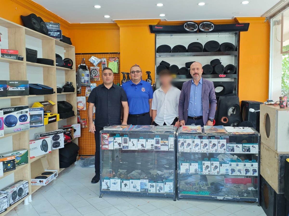 SiVASDSM's tweet photo. Sivas Denetimli Serbestlik Müdürlüğü Çocuk Hizmetleri Bürosu tarafından Adli Süreci devam eden çocuğun çalıştığı iş yerine ziyaret düzenlenmiştir. https://t.co/HsdNgpm83Y