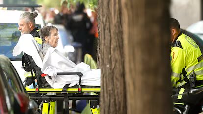 LaGemaDelDia's tweet photo. 💎 #Maricarmen ha sido desahuciada con 87 años.
El fondo rechazó que una donante anónima pagase ÍNTEGRAMENTE su #alquiler; querían el piso vacío. 
Si la ley ampara esto con el pago garantizado, ¿es derecho o crueldad? 👵🏼💔 ¿Qué va a ser de Maricarmen ahora?👇 https://t.co/Q9b40nw8Go