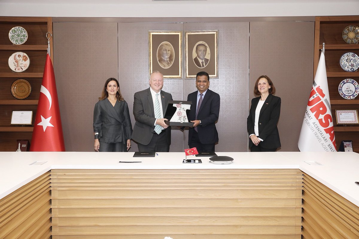tursaborgtr's tweet photo. 23 Eylül 2026 Çarşamba günü, Türkiye Seyahat Acentaları Birliği (TÜRSAB) ile Uluslararası Kongre ve Toplantılar Derneği (ICCA) heyetleri arasında verimli bir toplantı gerçekleştirildi.

Toplantıya TÜRSAB'ı temsilen Yönetim Kurulu Başkan Yardımcımız Hasan Eker, Yönetim Kurulu Üyemiz Tülay Salihoğlu, ICCA'i temsilen ise ICCA CEO’su Dr. Senthil Gopinath, ICCA Kıdemli Avrupa Bölge Direktörü Efi Koudeli katılım sağladı.

Toplantıda; Türkiye’nin uluslararası MICE ve kongre turizmindeki konumunu güçlendirecek stratejik adımlar, seyahat acentalarımıza yönelik uluslararası eğitim ve sertifikasyon imkanları, Bakanlık desteklerinin sektöre aktarılması ile B2B iş birliklerinin artırılmasına yönelik ortak projeler ele alındı.

Toplantı sonunda, gelecekteki ortak çalışmaları desteklemek amacıyla bir iş birliği protokolü imzalandı.