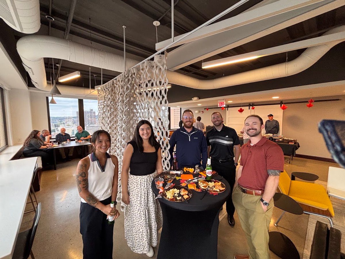 BarclayDamonLLP's tweet photo. ๐ In celebration of the beginning of autumn and the arrival of our new law clerks, Barclay Damonโs Syracuse office hosted a Welcome Fall Fest. Colleagues enjoyed local treats, live music, and great company while making meaningful connections.
#LifeAtBarclayDamon #FallFest https://t.co/i2XYRh1weM