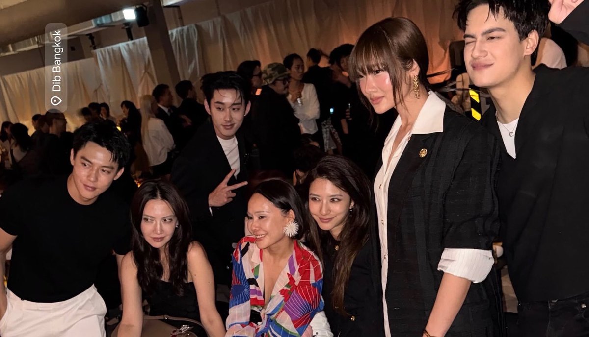 harxeuphoria's tweet photo. est and mark prin in one frame 😽🤏🏻

꒰ #est_rvp ꒱ 
#CHANELxEST https://t.co/7IZsJ4yPz1