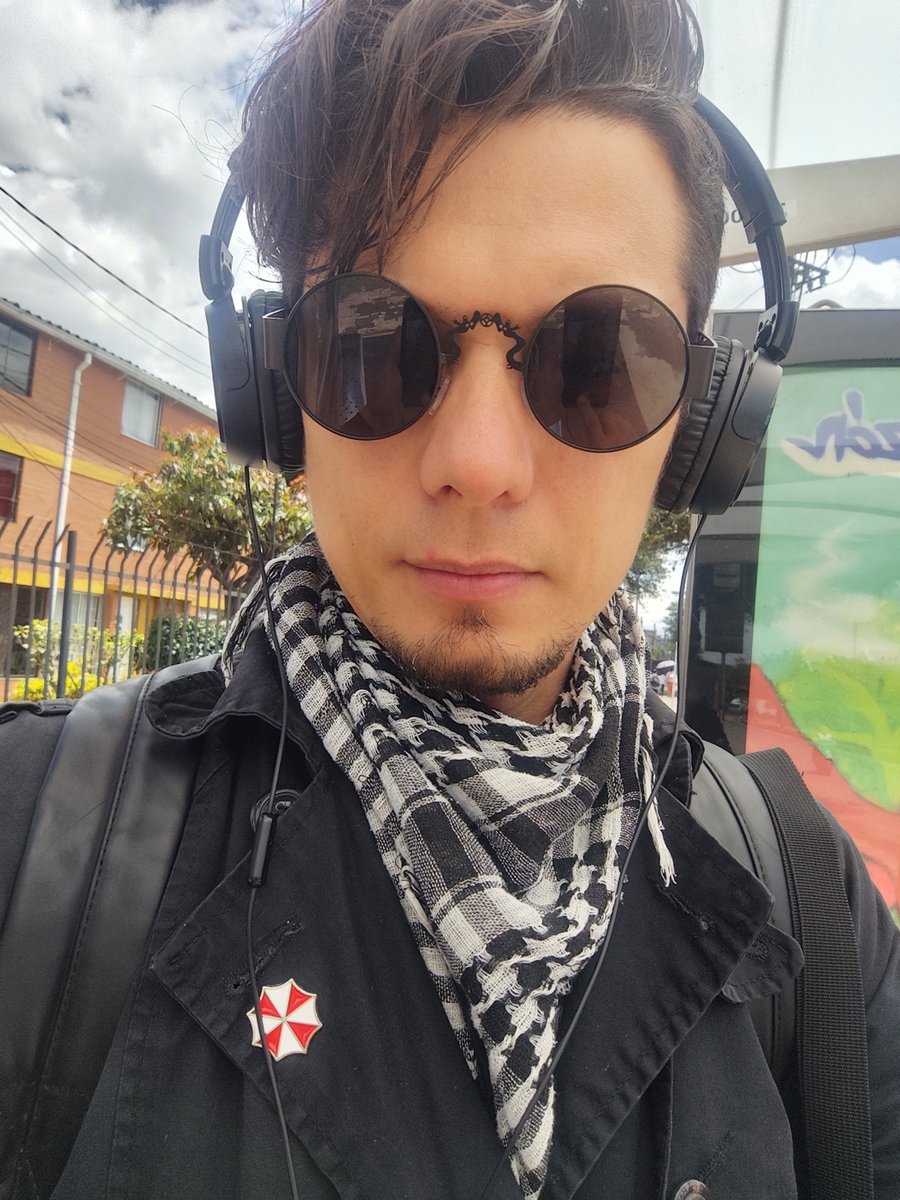 CuervoBastardo's tweet photo. Contento en esta nueva empresa en la que estoy trabajando, ojalá todo vaya bien en el laboratorio
#Umbrella #ResidentEvil #Farmaceutica #Newjop #NursyCriticaCare https://t.co/fTMHmfh8vB