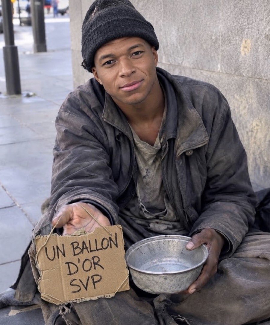 MKone36697's tweet photo. @GueyeKalif @KMbappe Donne moi un ballon d’or 🤣🤣 https://t.co/AuQUjRAbdr