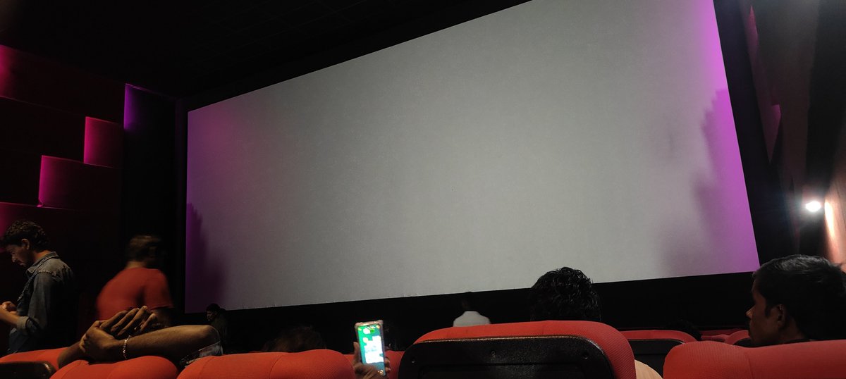 Chyashwanth99's tweet photo. Seated 
#Theparadise https://t.co/Dbnok0WBk6