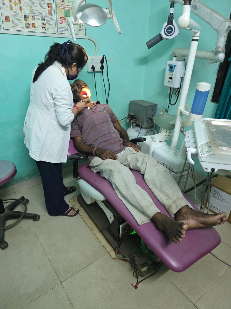 HealthDahod's tweet photo. *દાહોદ જિલ્લામાં ‘સેવા મેરા યોગદાન’ અંતર્ગત 22 સ્થળોએ હેલ્થ સ્ક્રીનિંગ કેમ્પ યોજાયા*
*5,680 જેટલા લાભાર્થીઓએ વિવિધ આરોગ્ય સેવાઓ અને નિષ્ણાત તબીબી તપાસનો લાભ લીધો*
@DahodDdo @CollectorDahod @NHMGujarat @HealthDeptGuj https://t.co/GYEishKzqZ