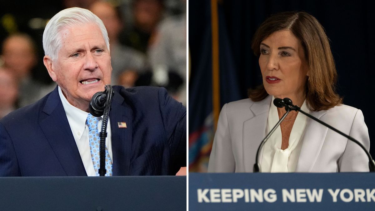 ABC7NY's tweet photo. Hochul leads Blakeman by 9 points in new poll of likely voters for New York governor https://t.co/UH4e5lyRod https://t.co/BgSPULmlZg