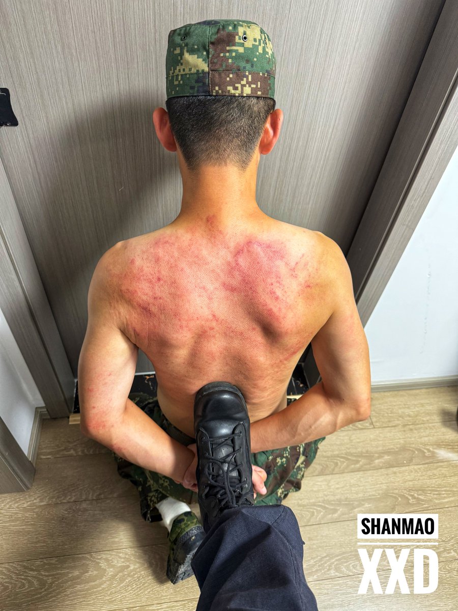 ShanMaoXXD's tweet photo. 夜路落单了？那就抓回去受难吧。 https://t.co/RAPFNxgfFq