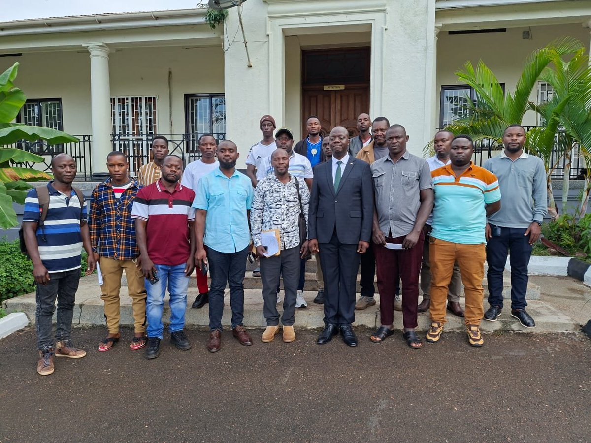 Maaifclf's tweet photo. Strengthening Uganda’s Boat Engine Mechanics

Today, State Minister for Fisheries, Hon. Robert Migadde Ndugwa, hosted a delegation from the Uganda Outboard & Inboard Mechanics Association at MAAIF Headquarters, Entebbe.

Led by their Secretary General, Galemye David Kafuma, the association requested technical and financial support to help boat engine mechanics operate in line with environmental laws. 

They also proposed establishing a certification facility to issue recognized documents authorizing mechanics to work nationwide.

The Minister encouraged the association to form a SACCO, enabling members to benefit from government development programs and strengthen their role in supporting Uganda’s fisheries sector.

This engagement highlights government’s commitment to professionalizing boat engine mechanics, ensuring compliance with environmental standards, and boosting livelihoods across fishing communities.