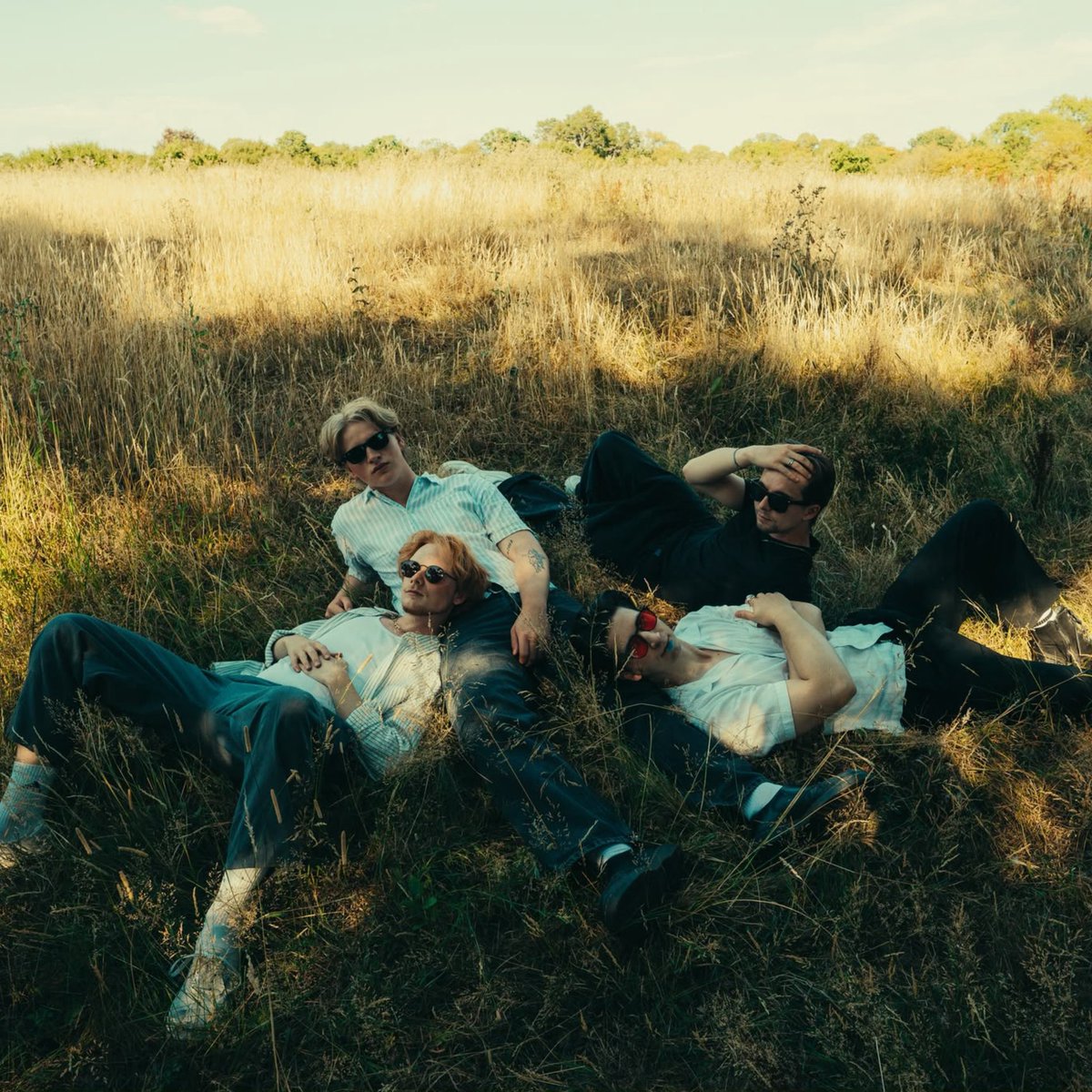 moonlightband__'s tweet photo. ‘Darling’ will be out at midnight. 

It’s been a long while since we released music, we could not be more excited for it to be yours.

📸 - Harry Dobson (Press shot + Cover) https://t.co/pTJXx3jgru