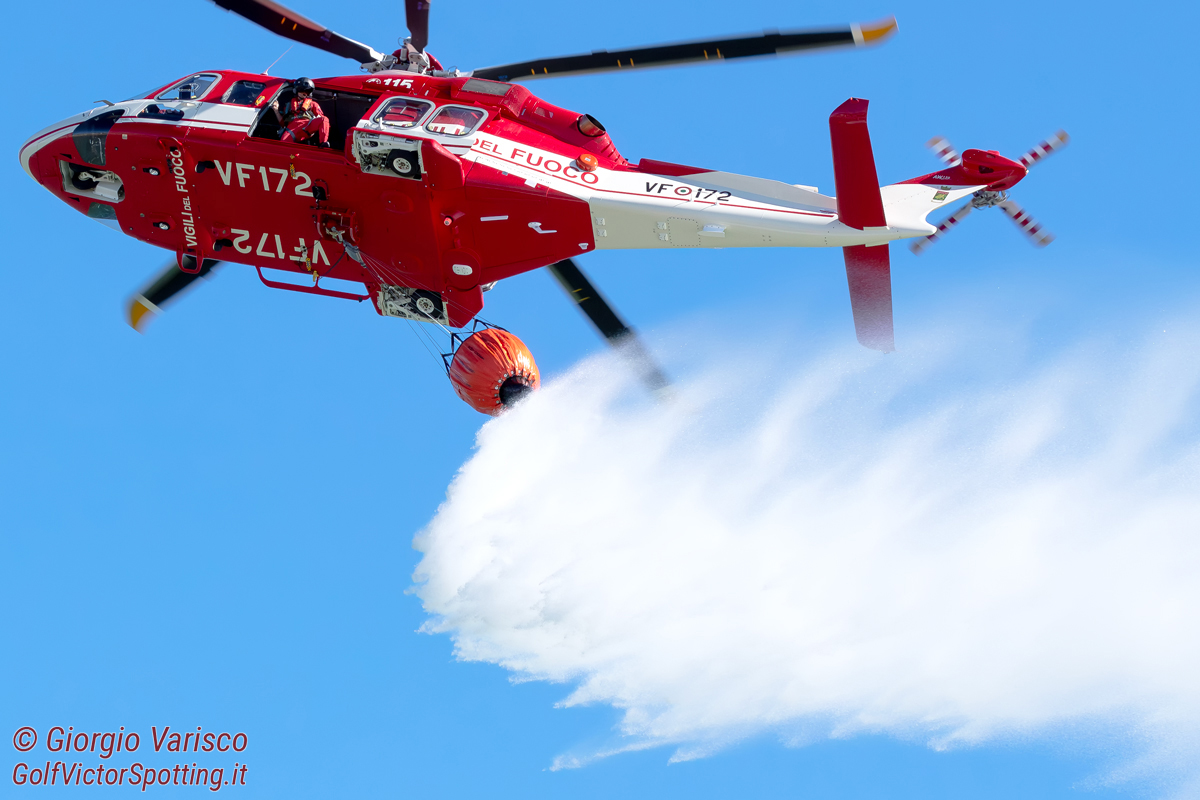 GolfVictorSpot's tweet photo. Guardiani del nostro territorio e angeli del cielo: quando il cielo diventa una missione!
@LDO_Helicopters AW139 dei @vigilidelfuoco allo Jesolo Air Show 2026.
@Leonardo_IT @Leonardo_live #planespotting #aviation #aviationphotography #airshow https://t.co/zYdt4SJTzx