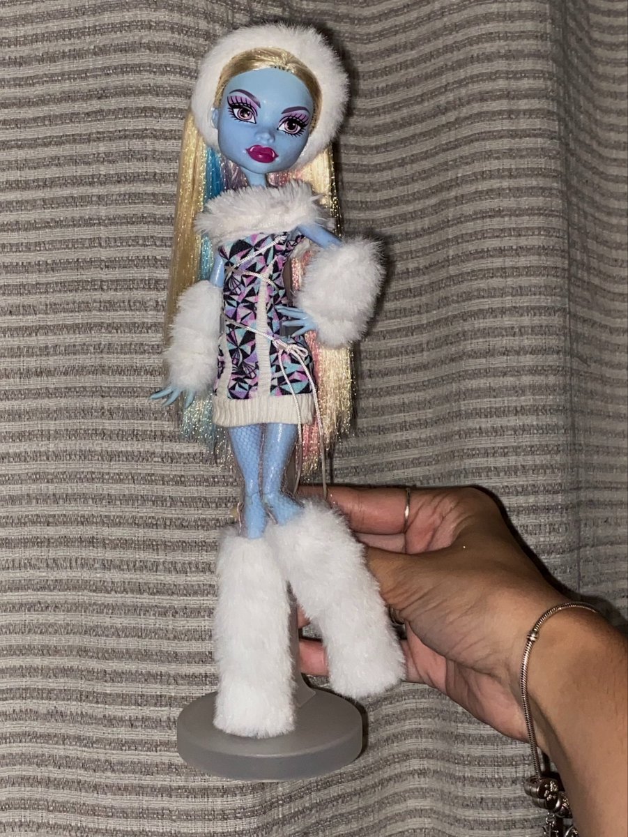 giovxav's tweet photo. eu + boneca favorita do momento ❄️ https://t.co/XKMZRIeaHU