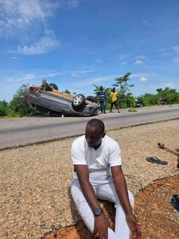 SadiqMaunde's tweet photo. Chairman of the”Tinubu Door to Door movement” in the northeast, Zakari Hashim, was involved in car accident in Bauchi on his way to Maiduguri to attend an APC campaign meeting. The accident happened due to the dilapidated nature of the road.  

We wish him speedy recovery. https://t.co/Tae3IwBnDx
