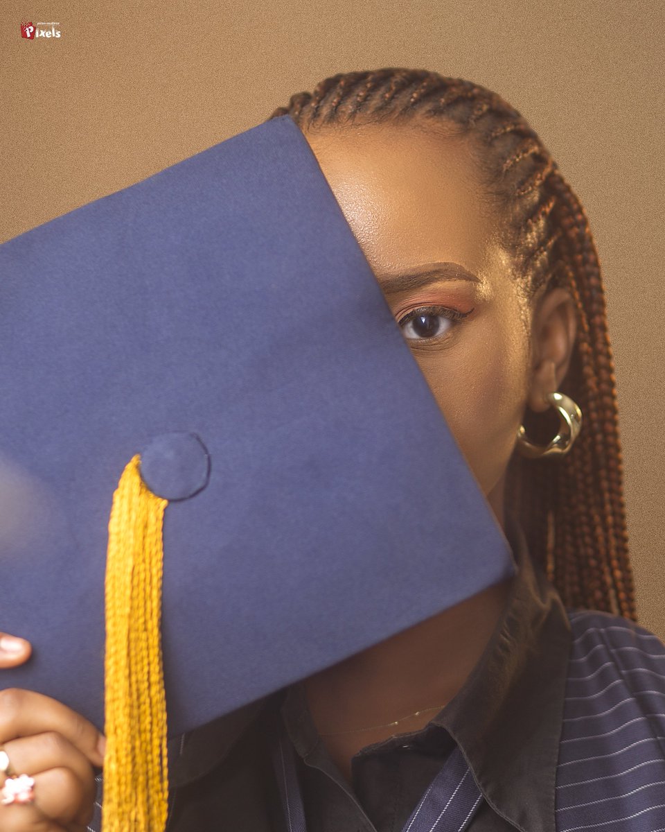 delight_tola's tweet photo. From "one day I will graduate" to "I am now a law graduate"
LL.B in the sack😌

DAHUNSI DELIGHT OMOTOLA LL.B(HONS) SECOND CLASS (UPPER DIVISION)

God did!☝️🤍 https://t.co/XrNNN3N6jQ