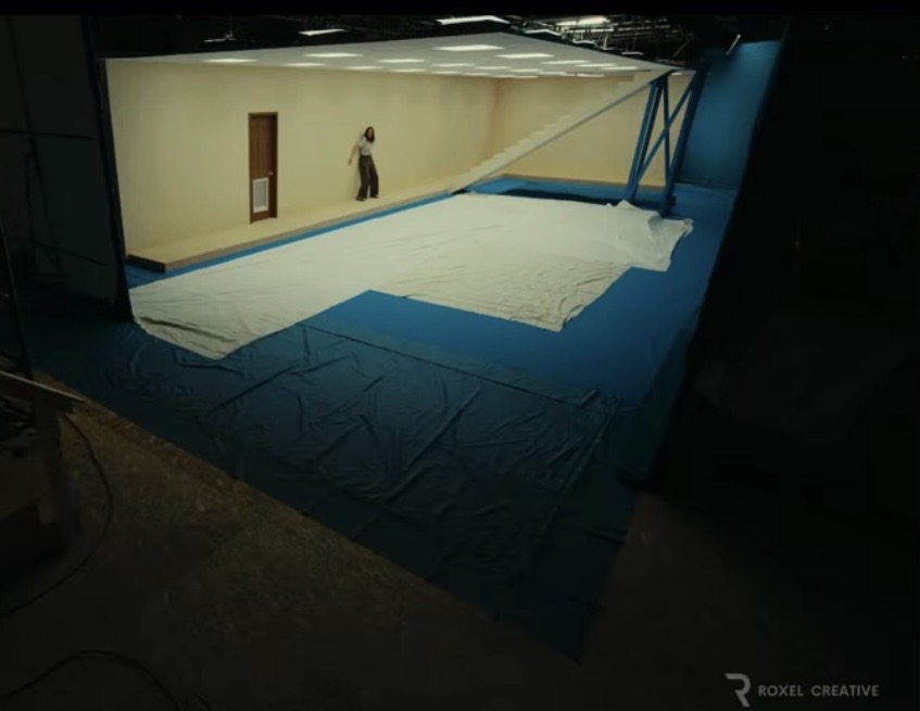 Mikebro9789668's tweet photo. The official YouTube channel for Blender has uploaded a VFX breakdown video showing us how the VFX in the backrooms movie was made https://t.co/4PAwSHXOno