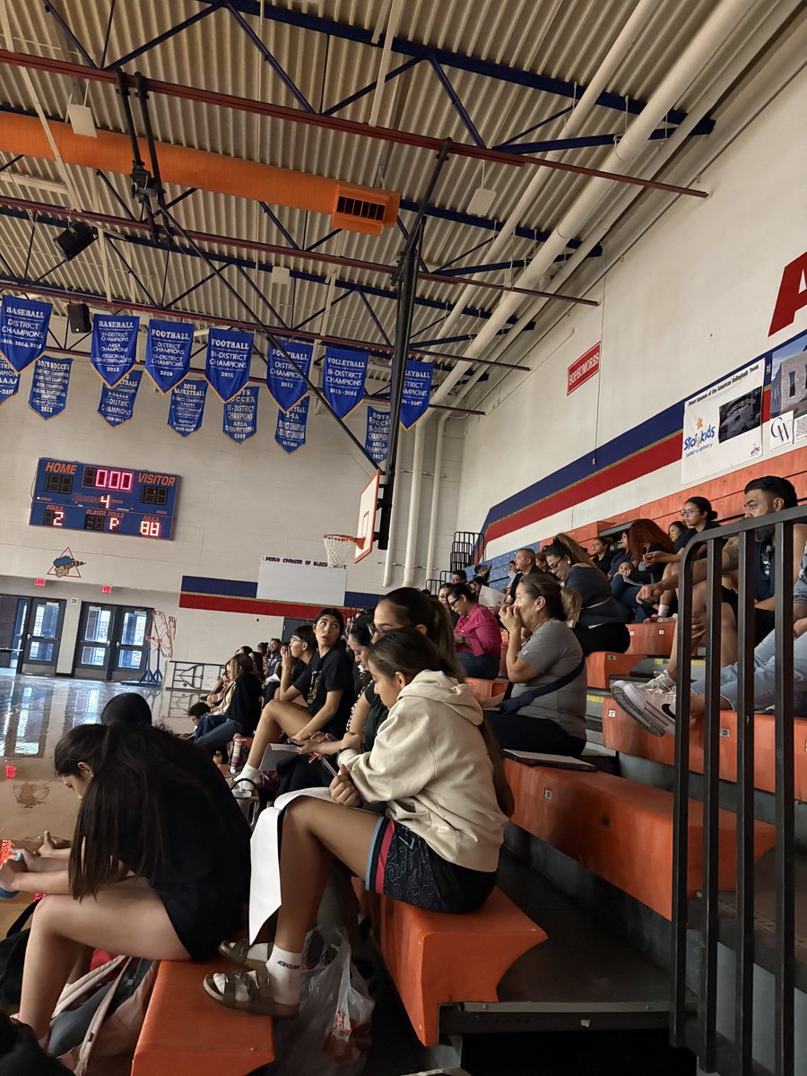 blazerhoops_AHS's tweet photo. Preseason Parent Meeting ✅ 
28 days till it's official! 🏀❤️🤍💙 

#ProtectTheStandard #BlazerHoops
#TeamSISD https://t.co/XgPPZrYd7l