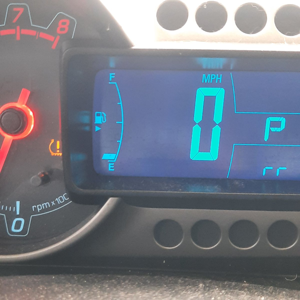 puppetsbell's tweet photo. Gas prices have me riding my tank at lows it's never been at before https://t.co/0LKVp0Tv1r